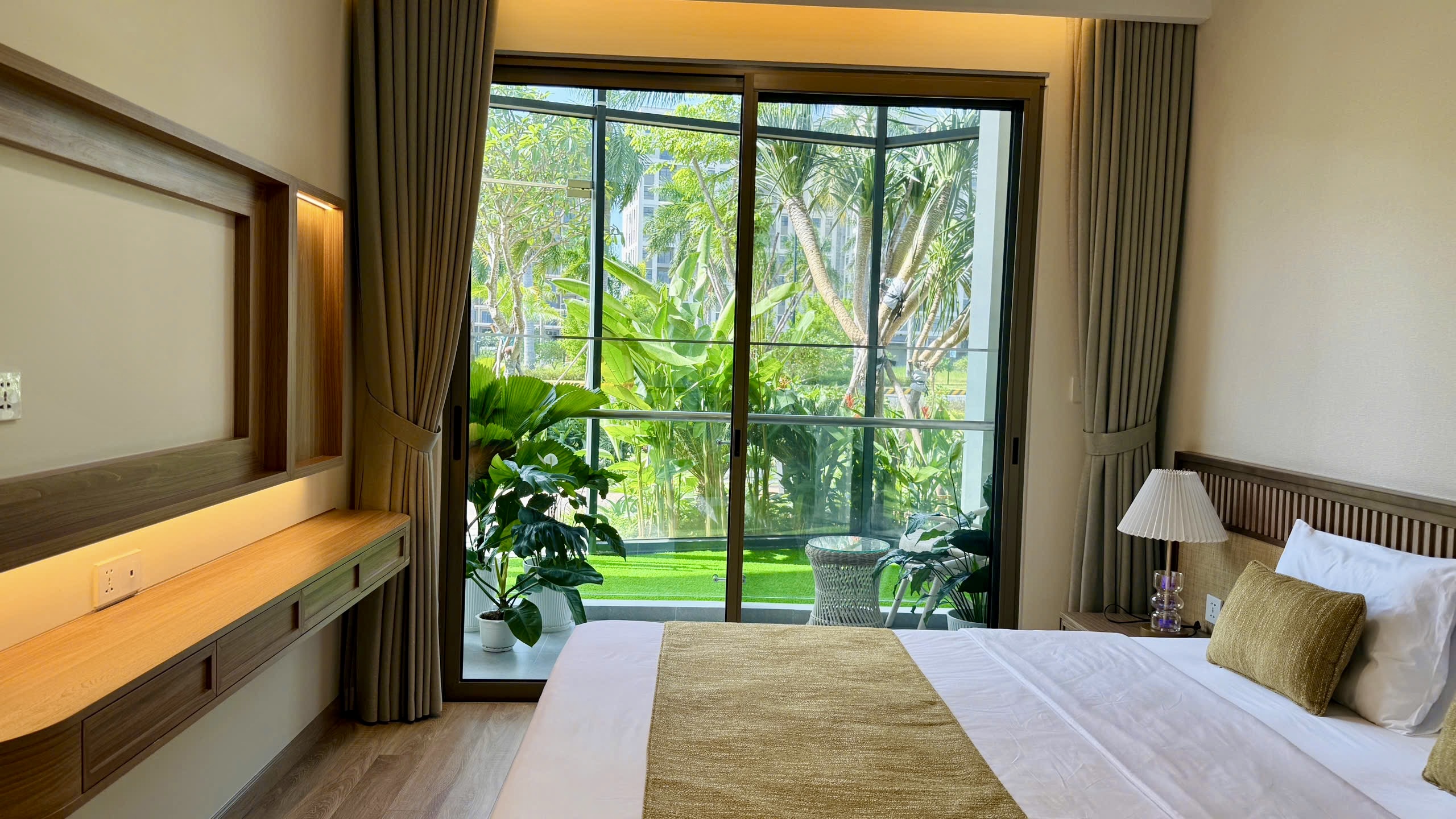 Nhà mẫu căn hộ Solaria Rise Waterpoint
